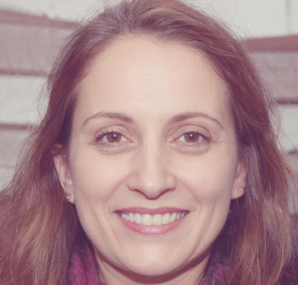 Expert financiar Simona Petrescu